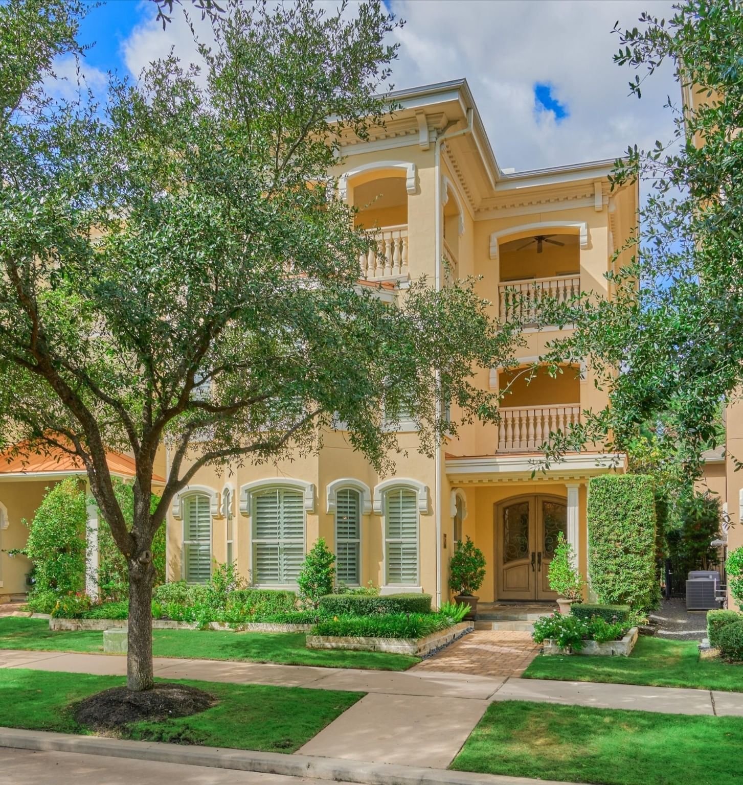 Real estate property located at 87 Olmstead, Montgomery, East Shore of The Woodlands-The Villas, The Woodlands, TX, US