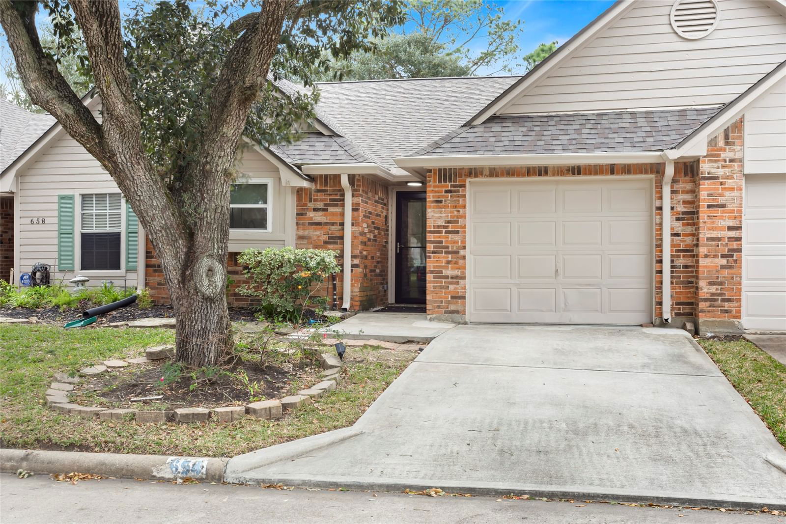 Real estate property located at 654 Country Grove, Brazoria, Country Grove Twnhms Sec 1, Pearland, TX, US