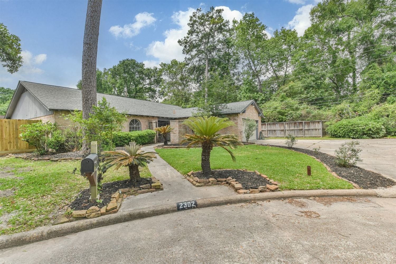Real estate property located at 2302 Willow Point, Harris, Bear Branch Village Sec 01, Kingwood, TX, US