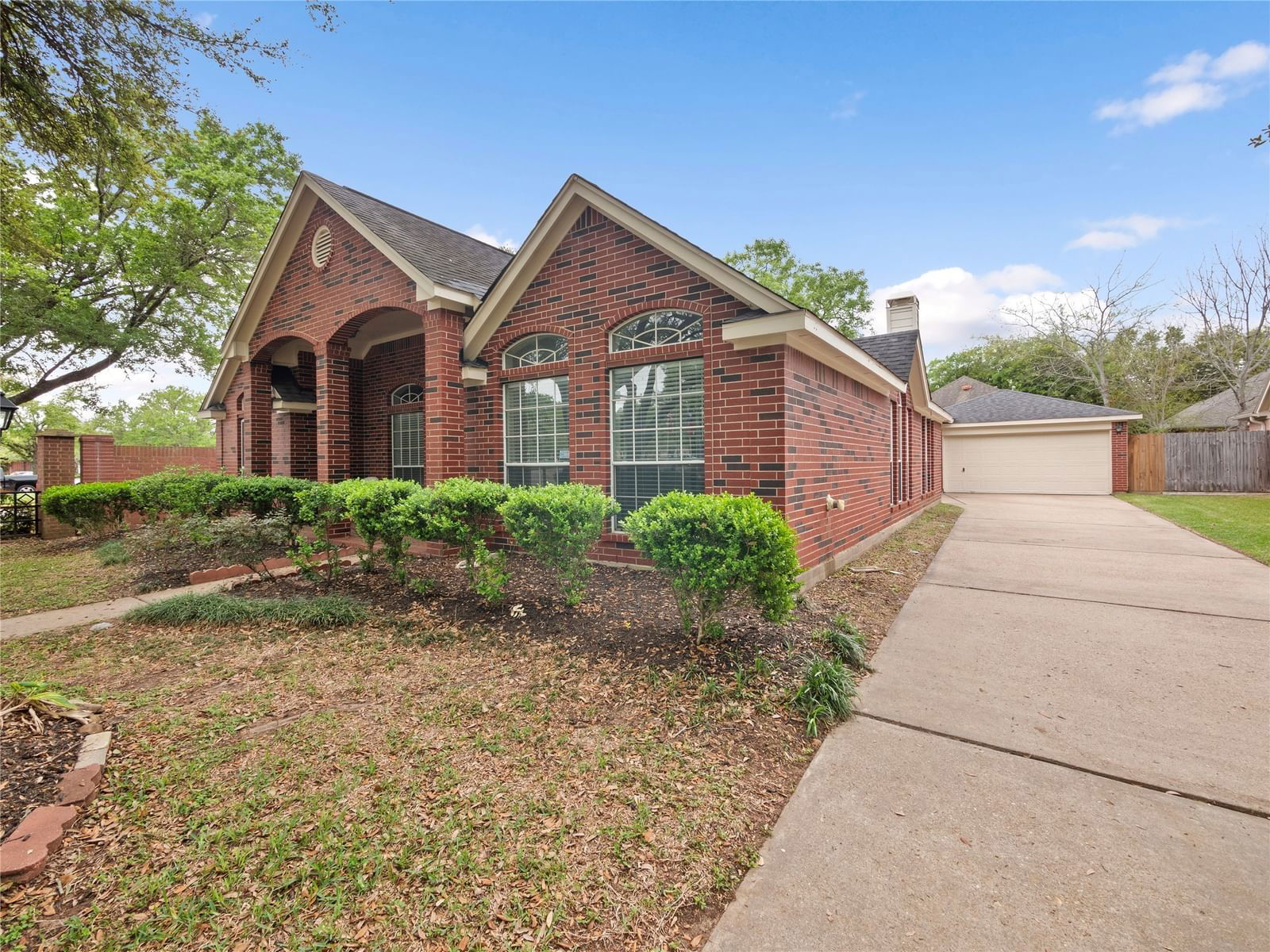Real estate property located at 2734 Colonial Lakes, Fort Bend, Plantation Park Sec 1, Missouri City, TX, US