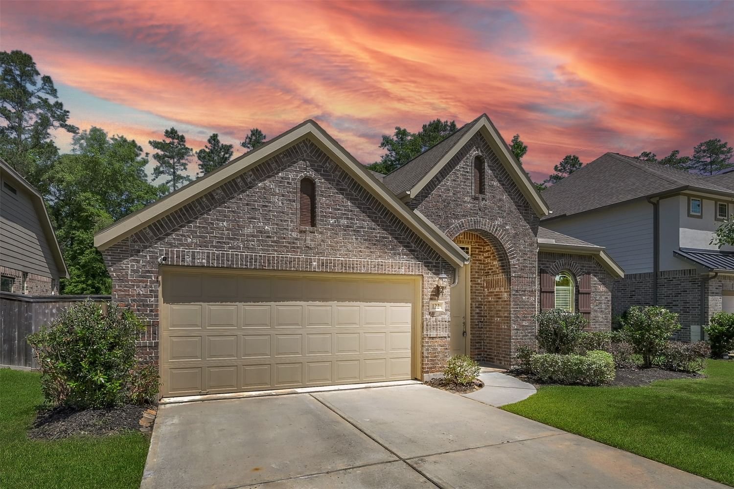 Real estate property located at 122 Bluebell Woods, Montgomery, The Woodlands Hills, Conroe, TX, US