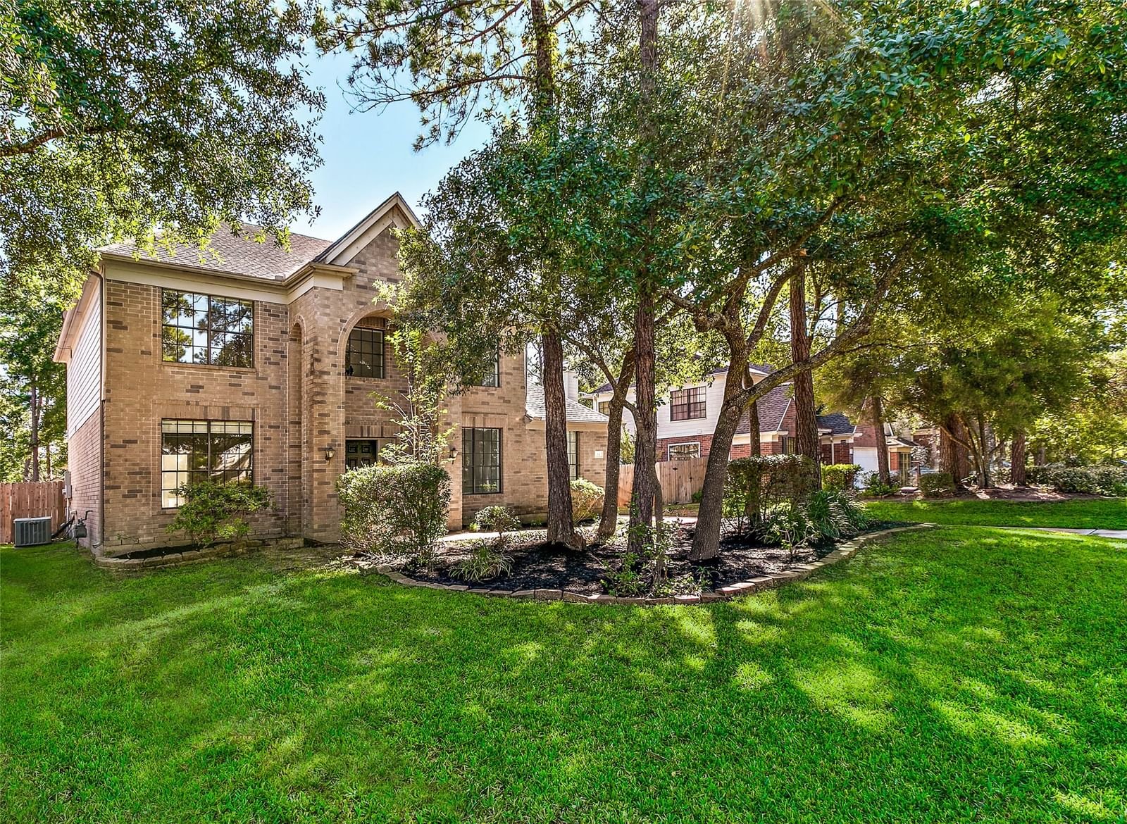 Real estate property located at 26 Rumplecreek, Montgomery, The Woodlands, TX, US