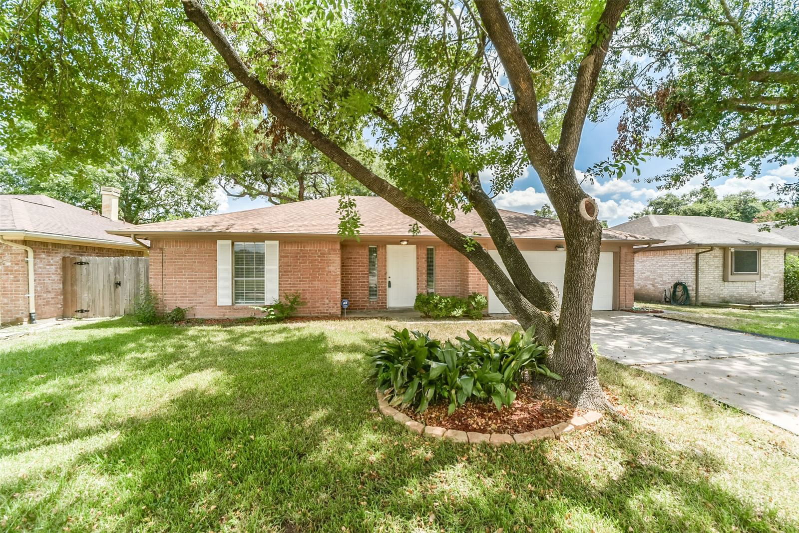 Real estate property located at 10302 Coralstone, Harris, Northwest Park Sec 01, Houston, TX, US