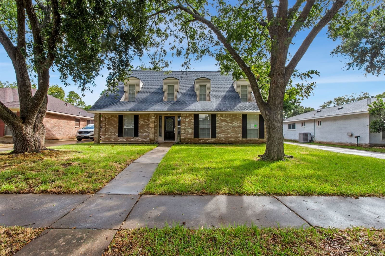 Real estate property located at 12111 Meadowdale, Fort Bend, Meadows, Meadows Place, TX, US