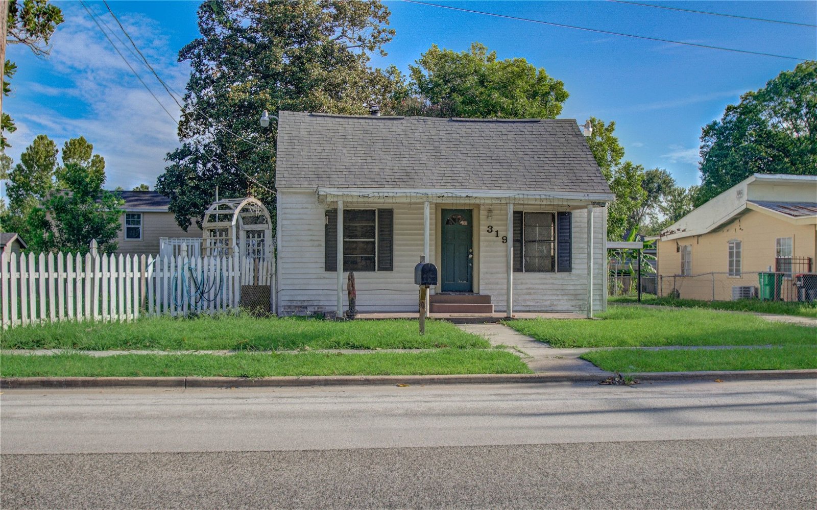 Real estate property located at 319 Gulf, Harris, Wright George, Baytown, TX, US