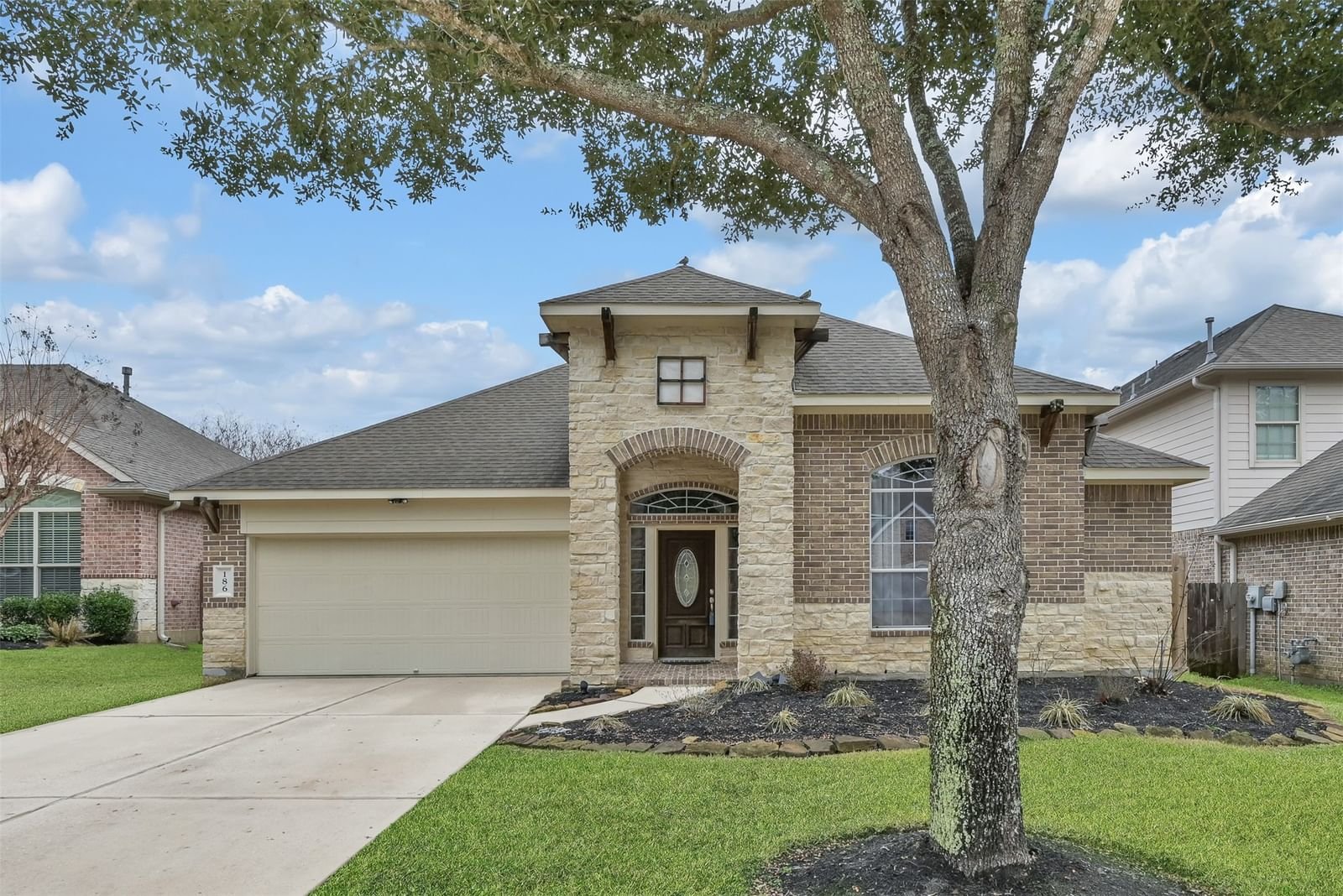 Real estate property located at 186 Maple Grove, Montgomery, Grove At Jacobs Reserve, Conroe, TX, US