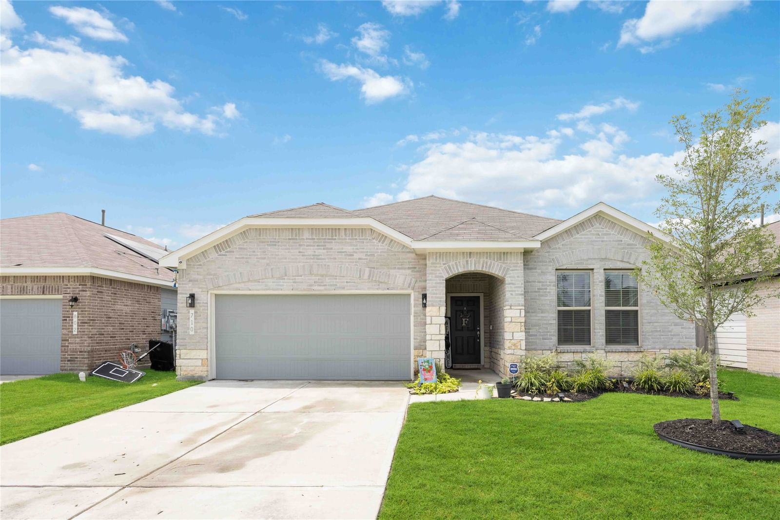 Real estate property located at 710 Cypress Summit, Harris, WOODLAND LAKES, Houston, TX, US