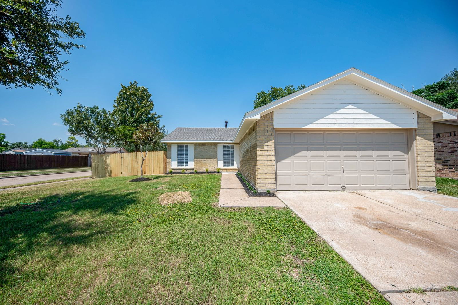 Real estate property located at 16622 Sinaloa, Fort Bend, Mission West Sec 1, Houston, TX, US