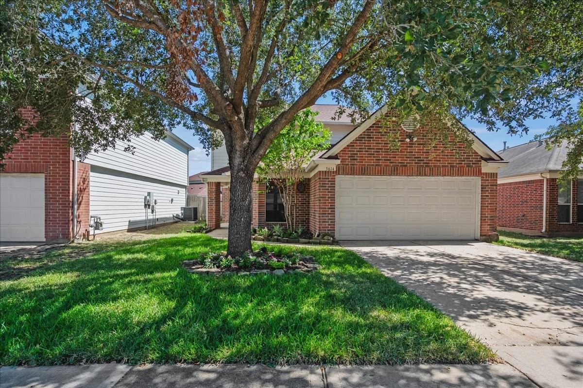 Real estate property located at 5614 Darby Square, Harris, Windsong Place, Houston, TX, US