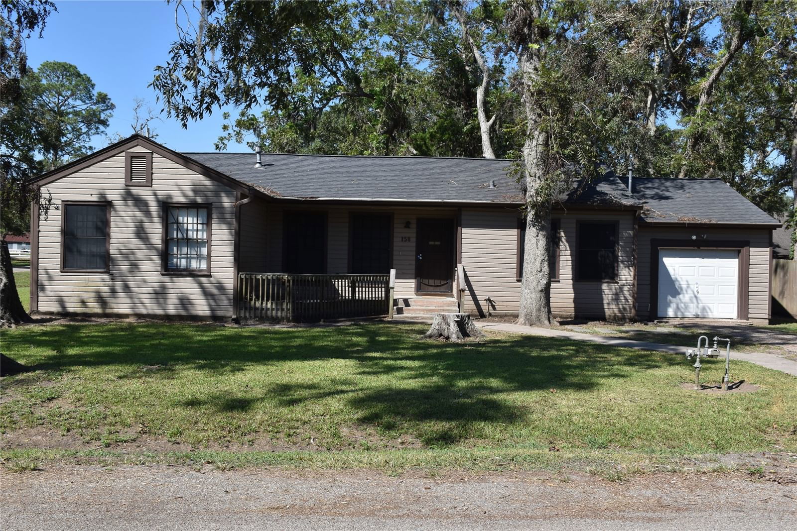 Real estate property located at 158 Shady, Brazoria, Pecan Oaks, West Columbia, TX, US