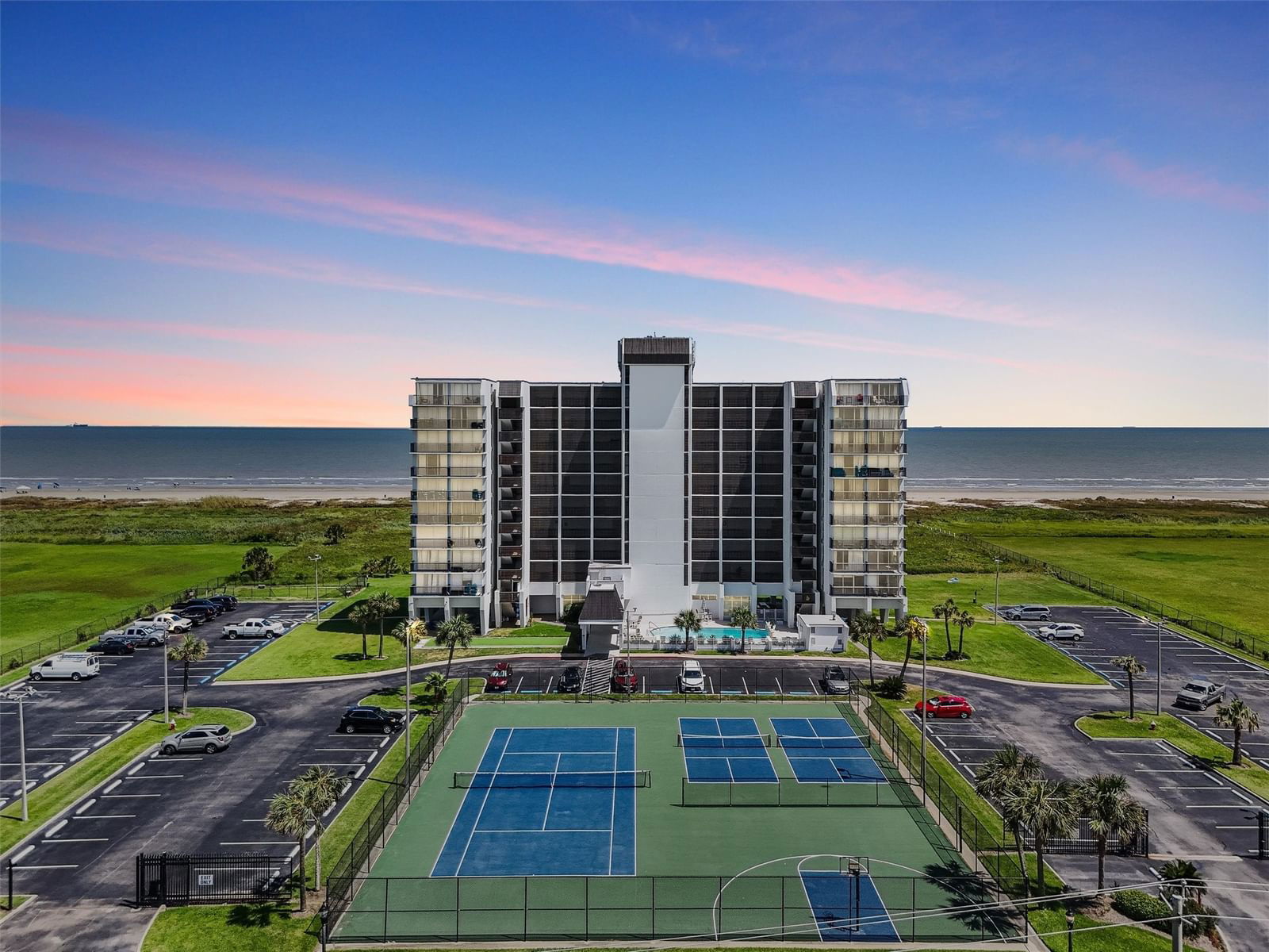 Real estate property located at 415 Beach #214, Galveston, Islander East Condo, Galveston, TX, US