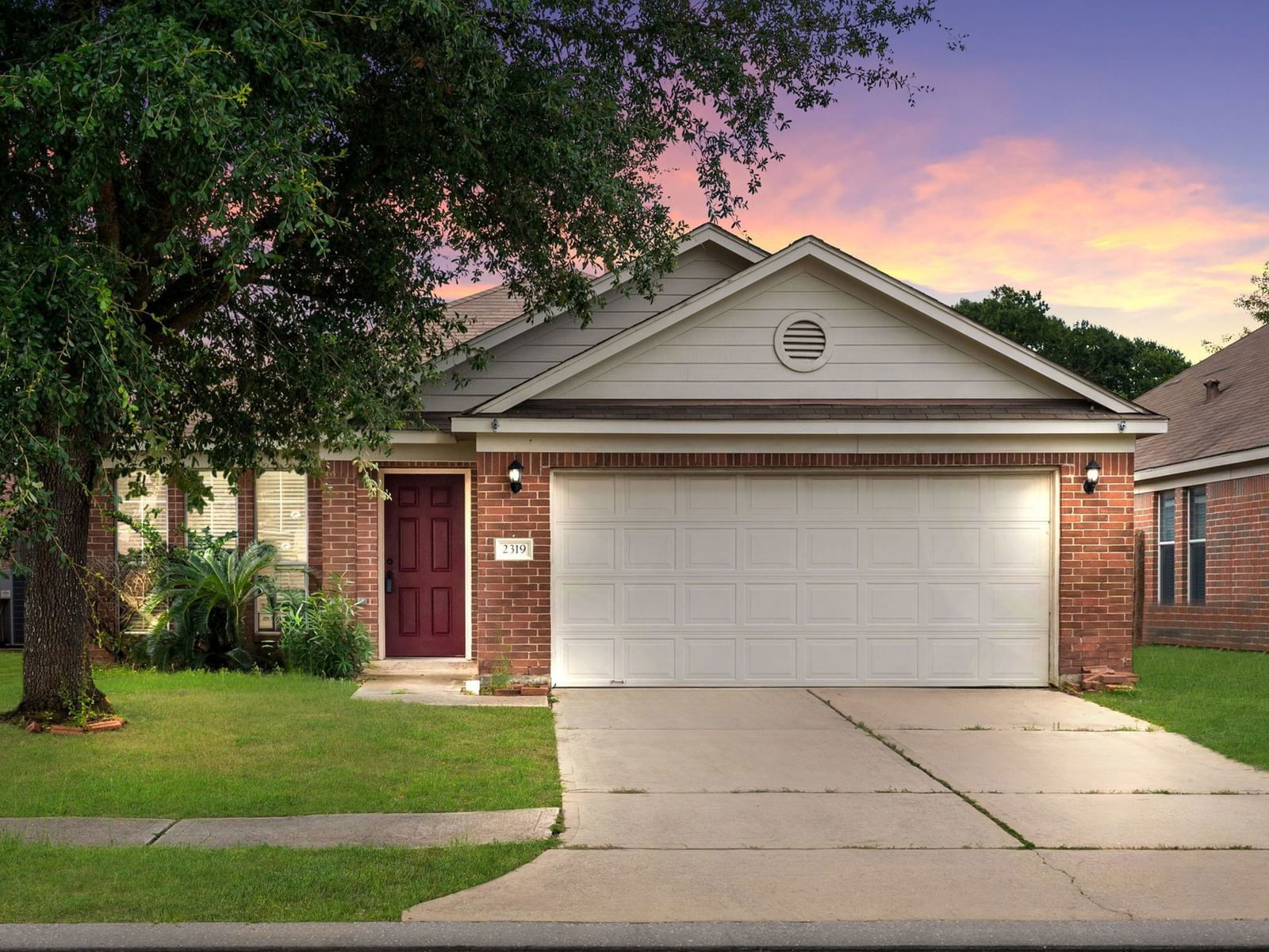 Real estate property located at 2319 Urban Forest, Montgomery, Forest Village, Spring, TX, US