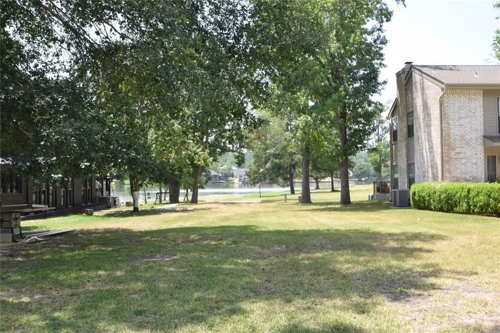 Real estate property located at 1511 Green Briar, Walker, Elkins Lake, Huntsville, TX, US