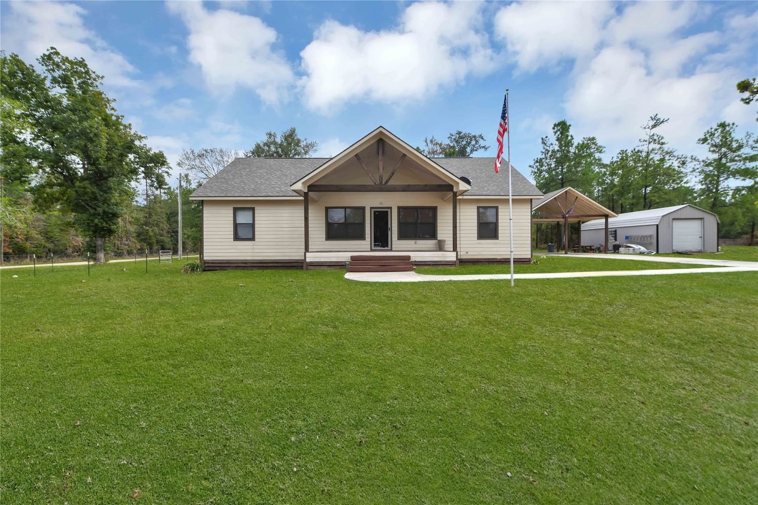 Real estate property located at 711 Forest, Polk, Livingston, TX, US