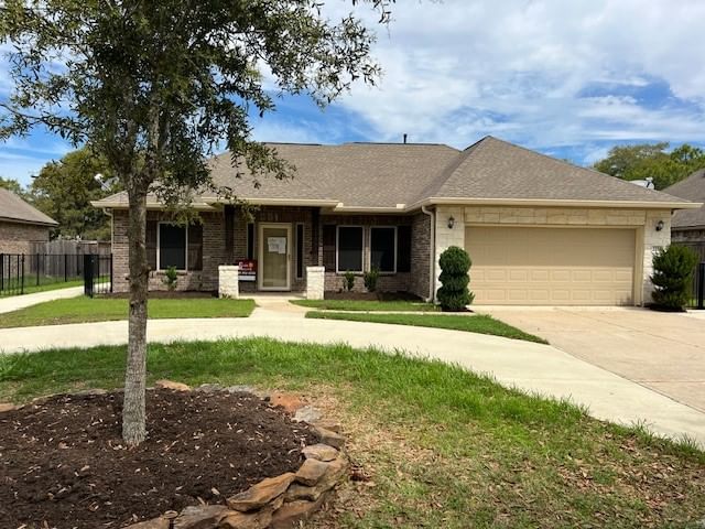 Real estate property located at 2554 Pinehurst, Brazoria, Columbia Lakes Sec 1-2-3-4-5, West Columbia, TX, US