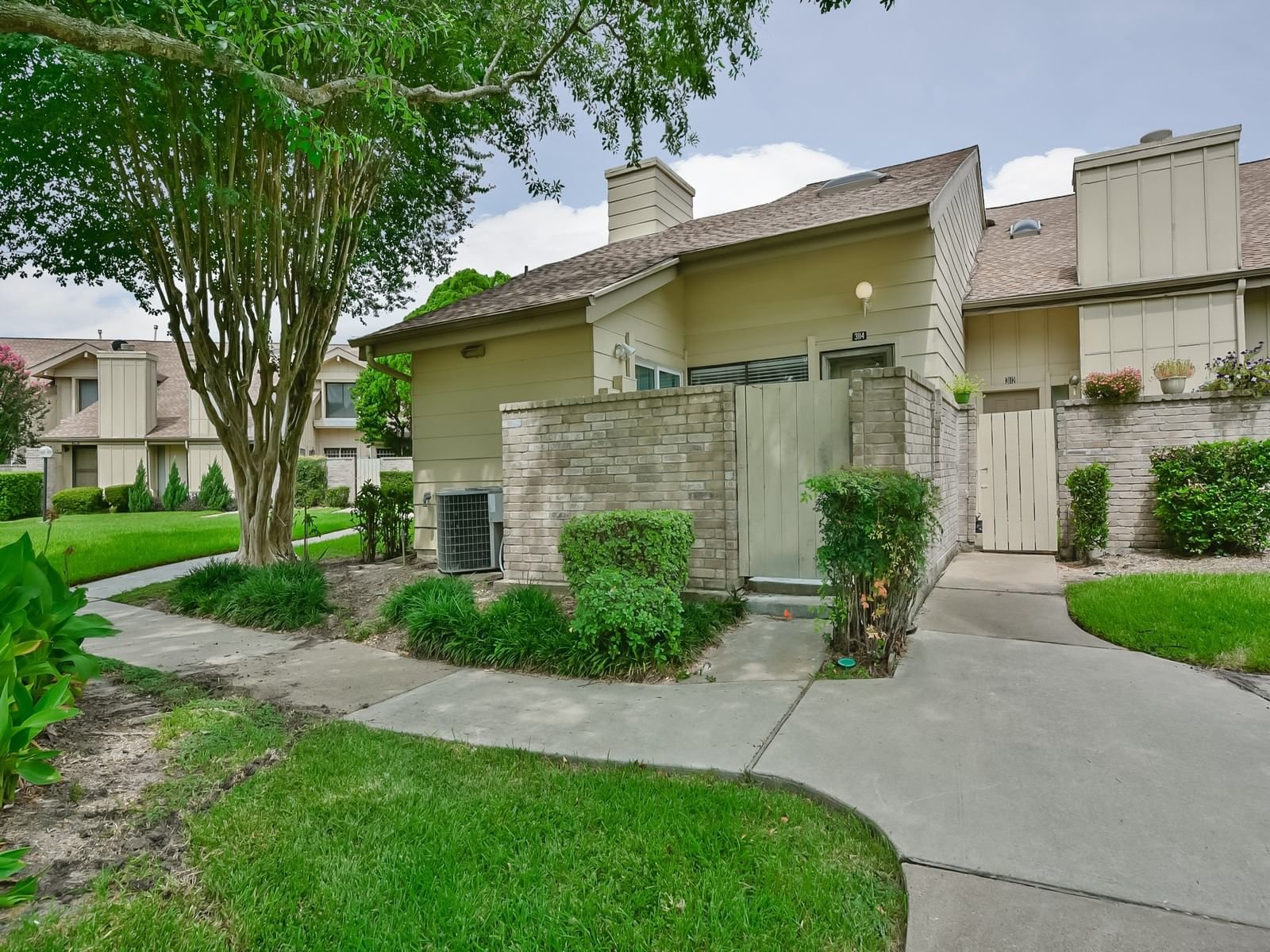 Real estate property located at 3114 Windchase #411, Harris, Westwind T/H Sec 03, Houston, TX, US