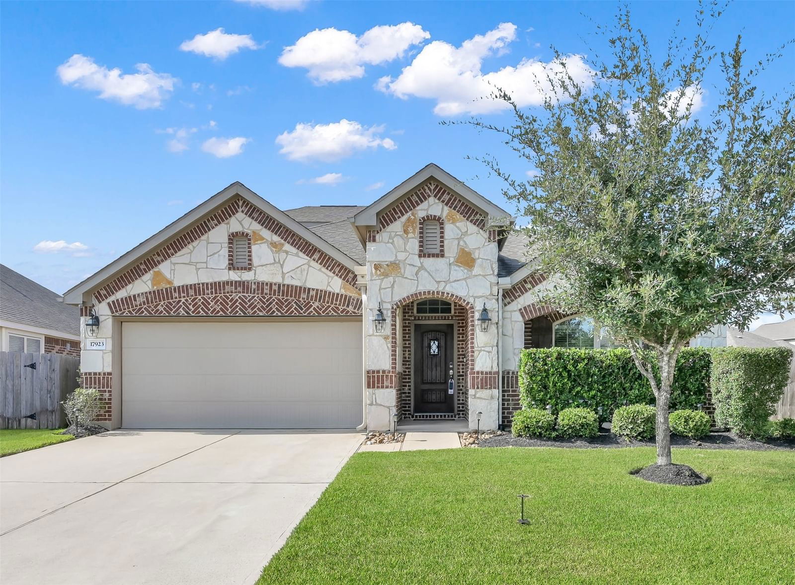 Real estate property located at 17923 Shadow Oak, Harris, Oakcrest North, Cypress, TX, US