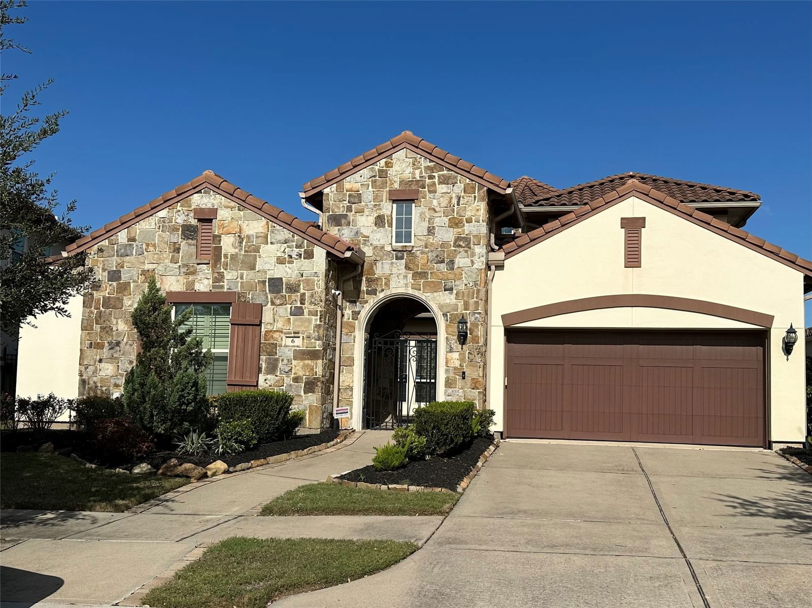 Real estate property located at 6 Quiet Vista, Fort Bend, Quiet Cove At Imperial, Sugar Land, TX, US