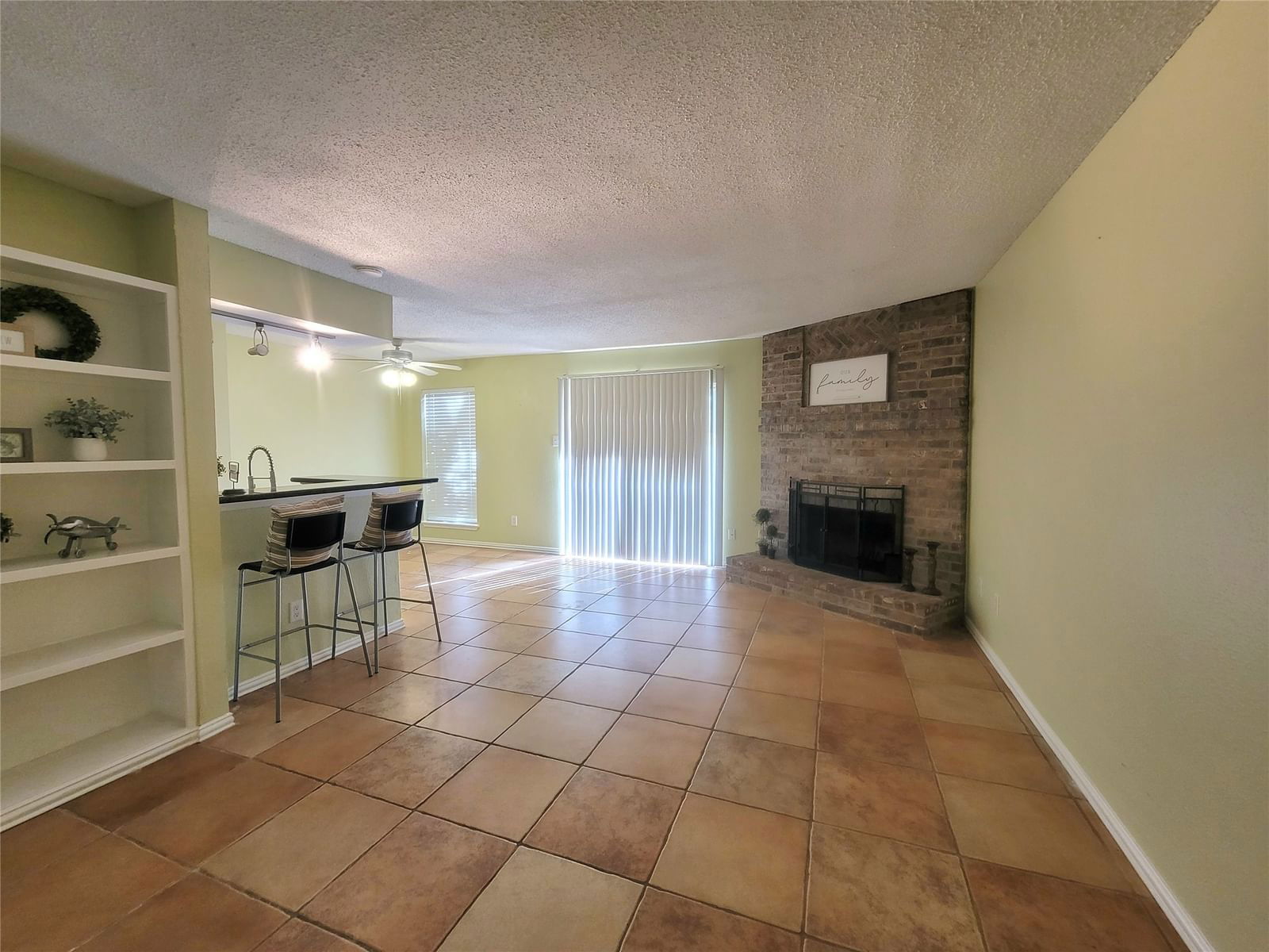 Real estate property located at 2120 El Paseo #2801, Harris, One Montreal Condo Ph C, Houston, TX, US