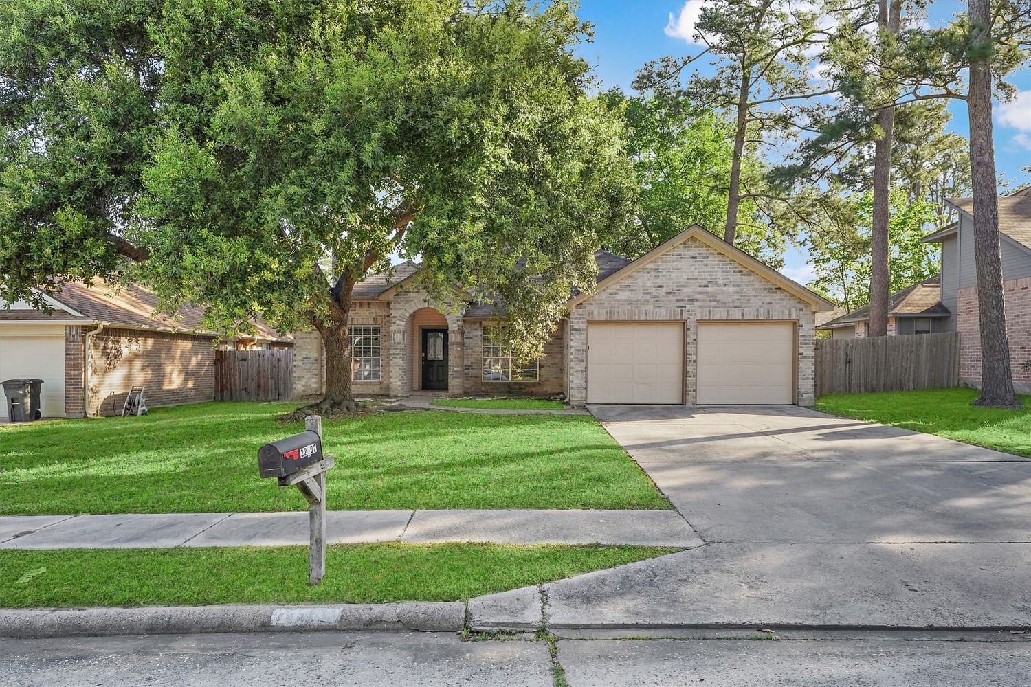Real estate property located at 22702 August Leaf, Harris, Willow Forest Sec 02, Tomball, TX, US