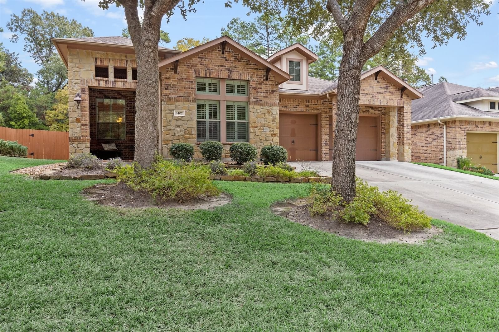 Real estate property located at 2407 Village Green, Montgomery, Graystone Hills, Conroe, TX, US