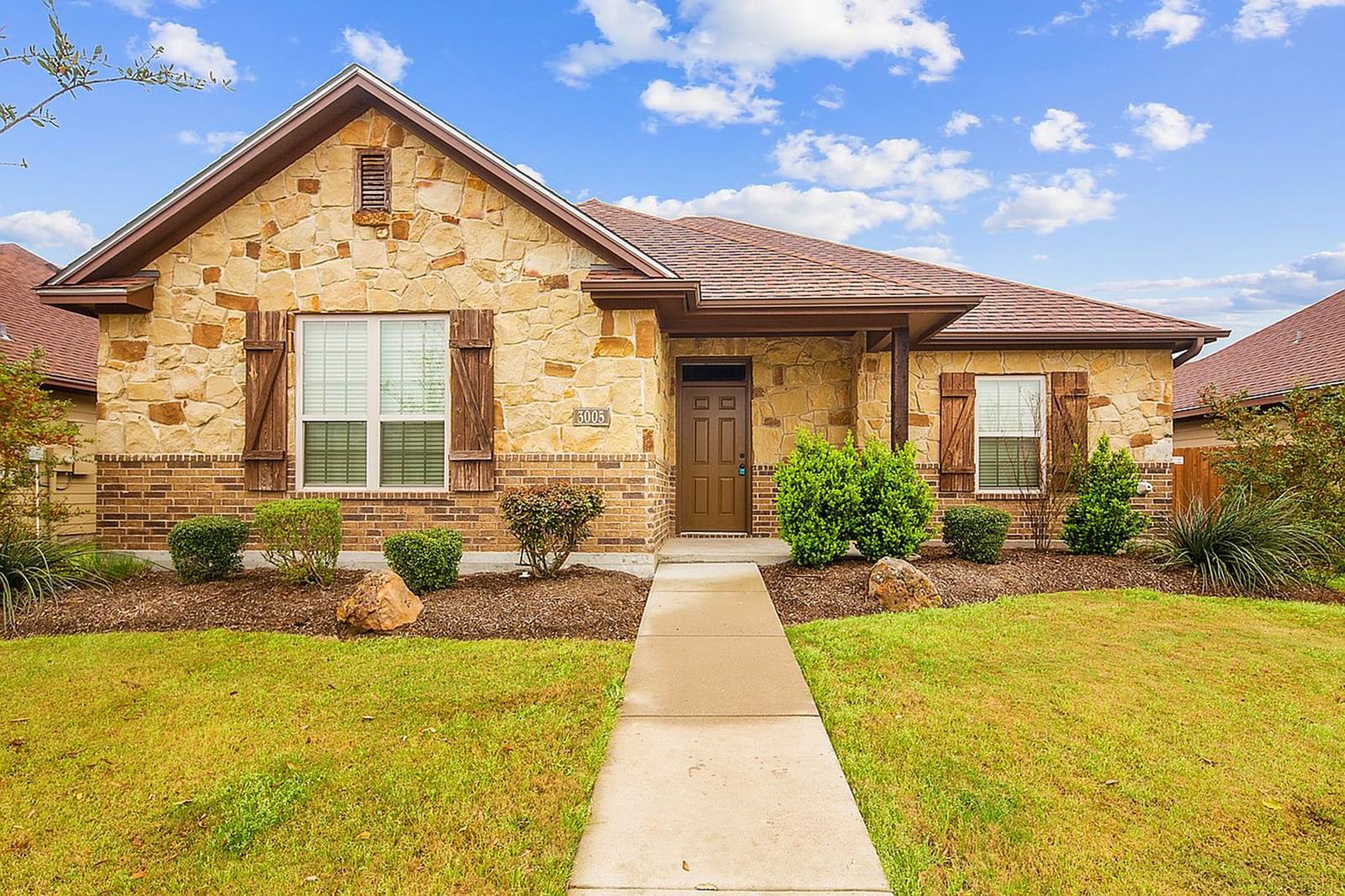 Real estate property located at 3005 Old Ironsides, Brazos, Barracks II Sub Ph 100, College Station, TX, US