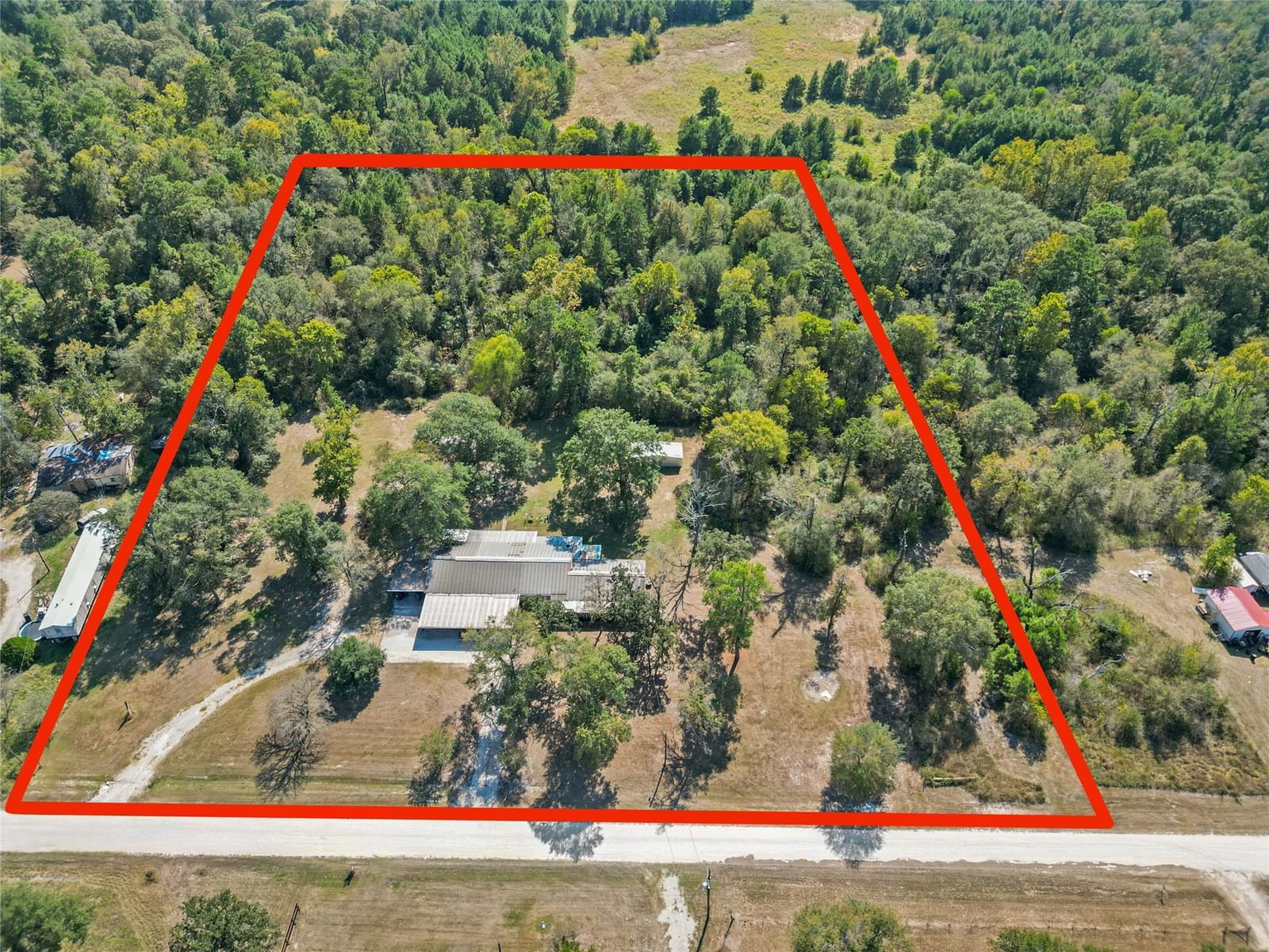 Real estate property located at 33 Walnut Lake, Walker, Walnut Creek - Sec 1, Huntsville, TX, US