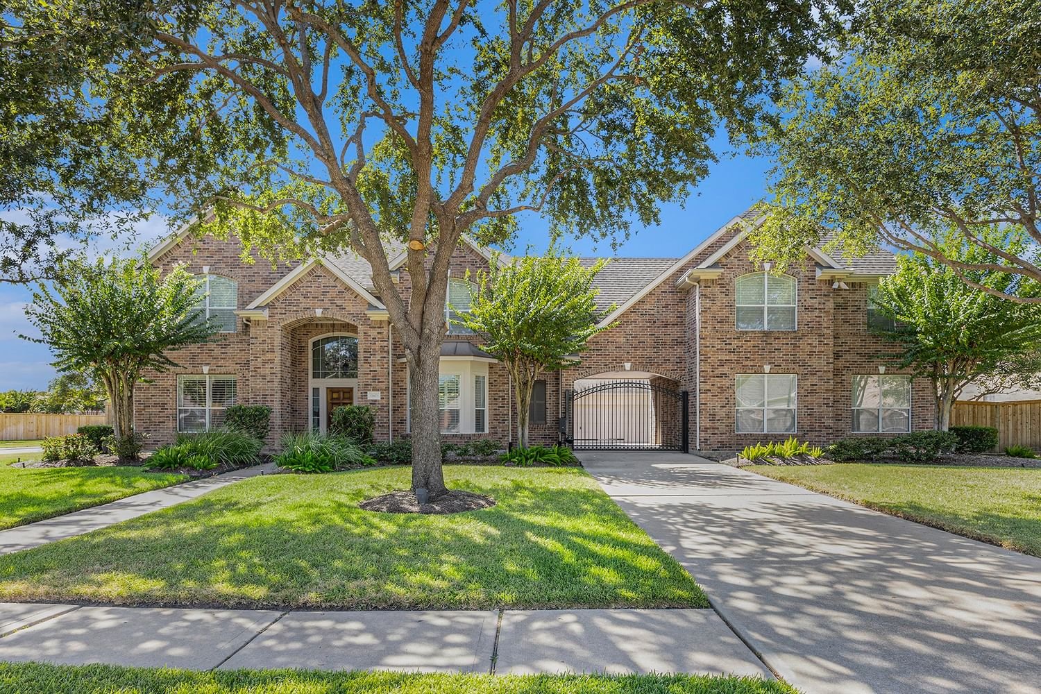 Real estate property located at 11403 Garden Shadows, Harris, Cypress Creek Lakes, Cypress, TX, US