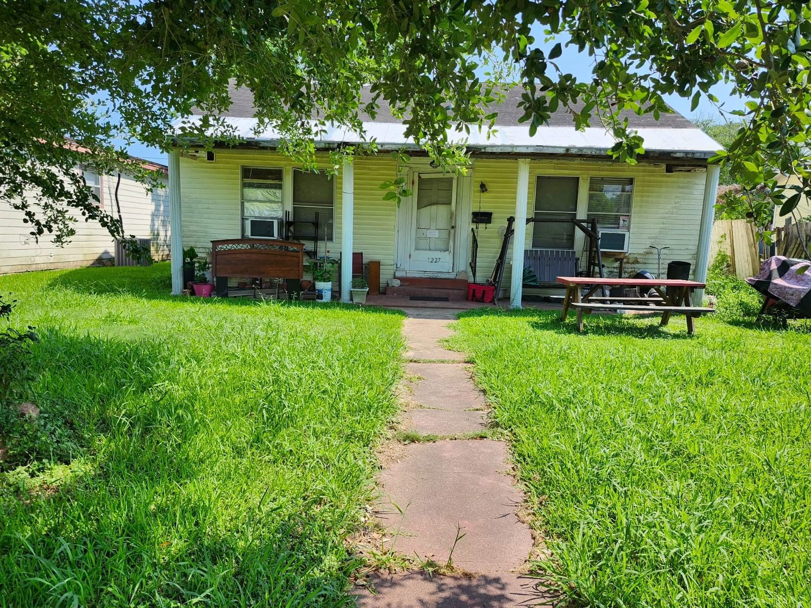 Real estate property located at 1227 6th, Brazoria, Freeport, Freeport, TX, US