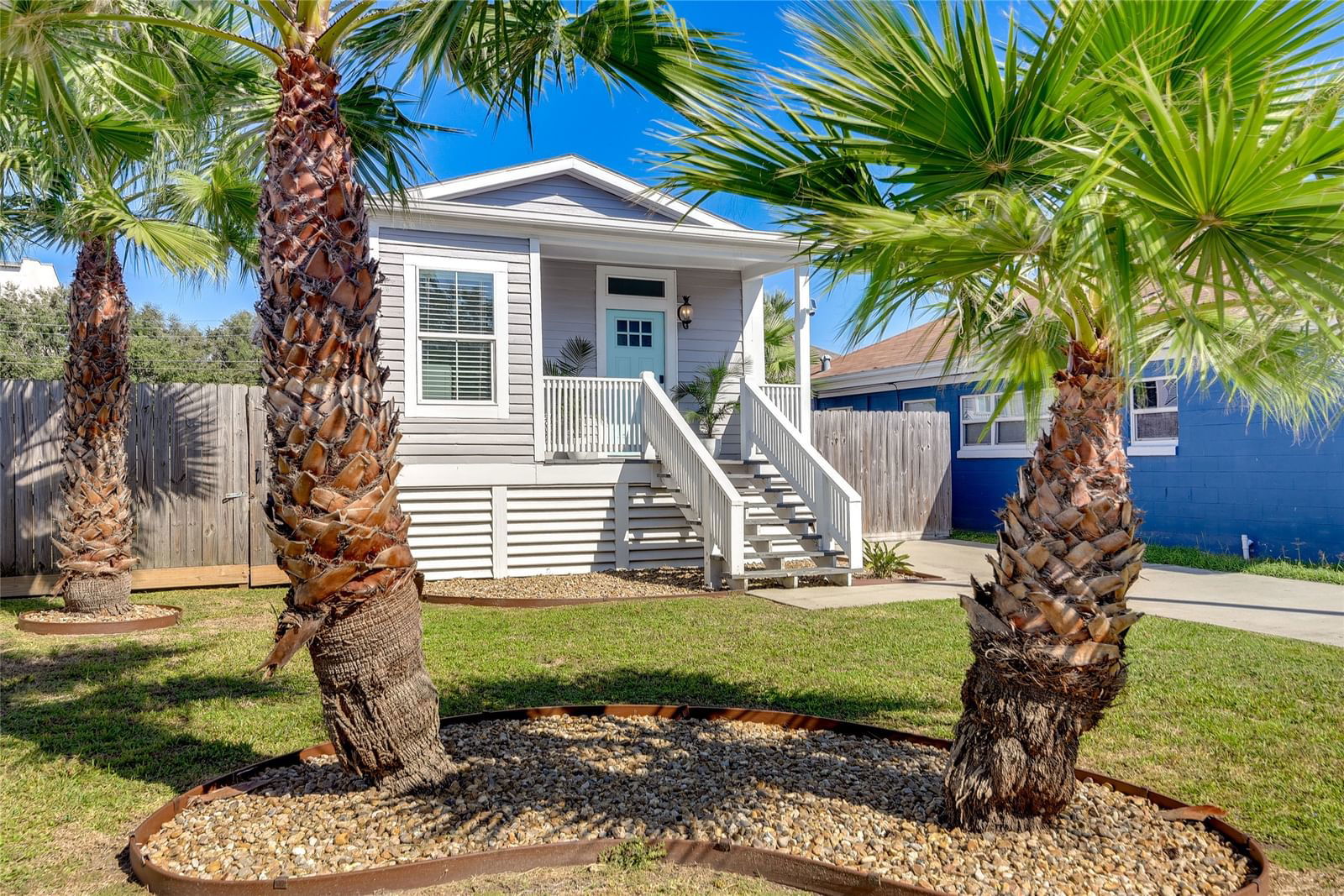 Real estate property located at 2604 Avenue M 1/2, Galveston, Galveston Outlots, Galveston, TX, US