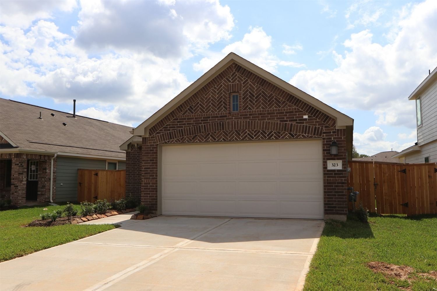 Real estate property located at 323 Flowering Orchid, Montgomery, Willis, TX, US