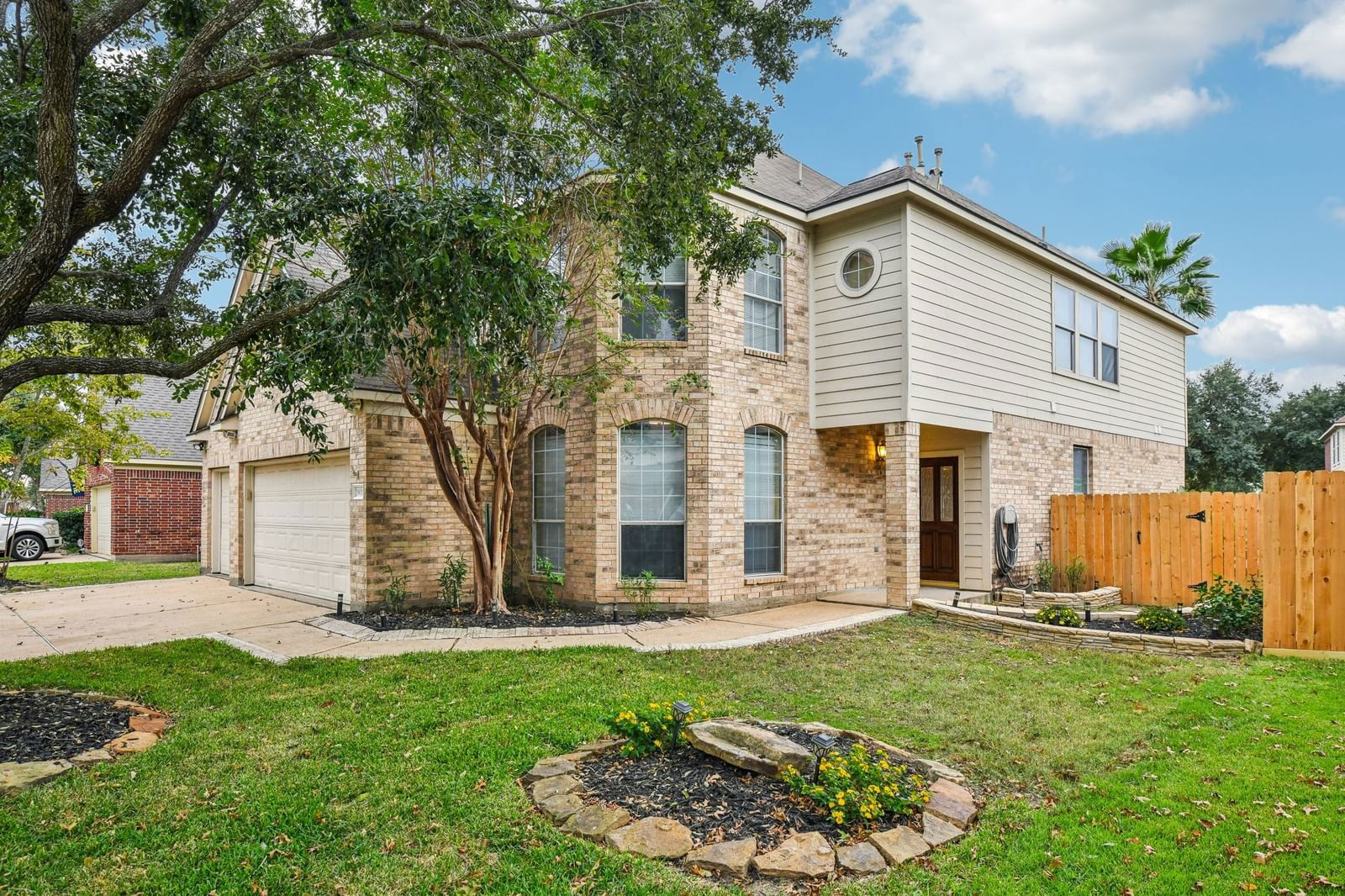 Real estate property located at 19015 Country Square, Harris, Oak Ridge Place, Houston, TX, US