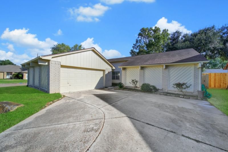 Real estate property located at 2134 Collingsfield, Fort Bend, Barrington Place Sec 2, Sugar Land, TX, US