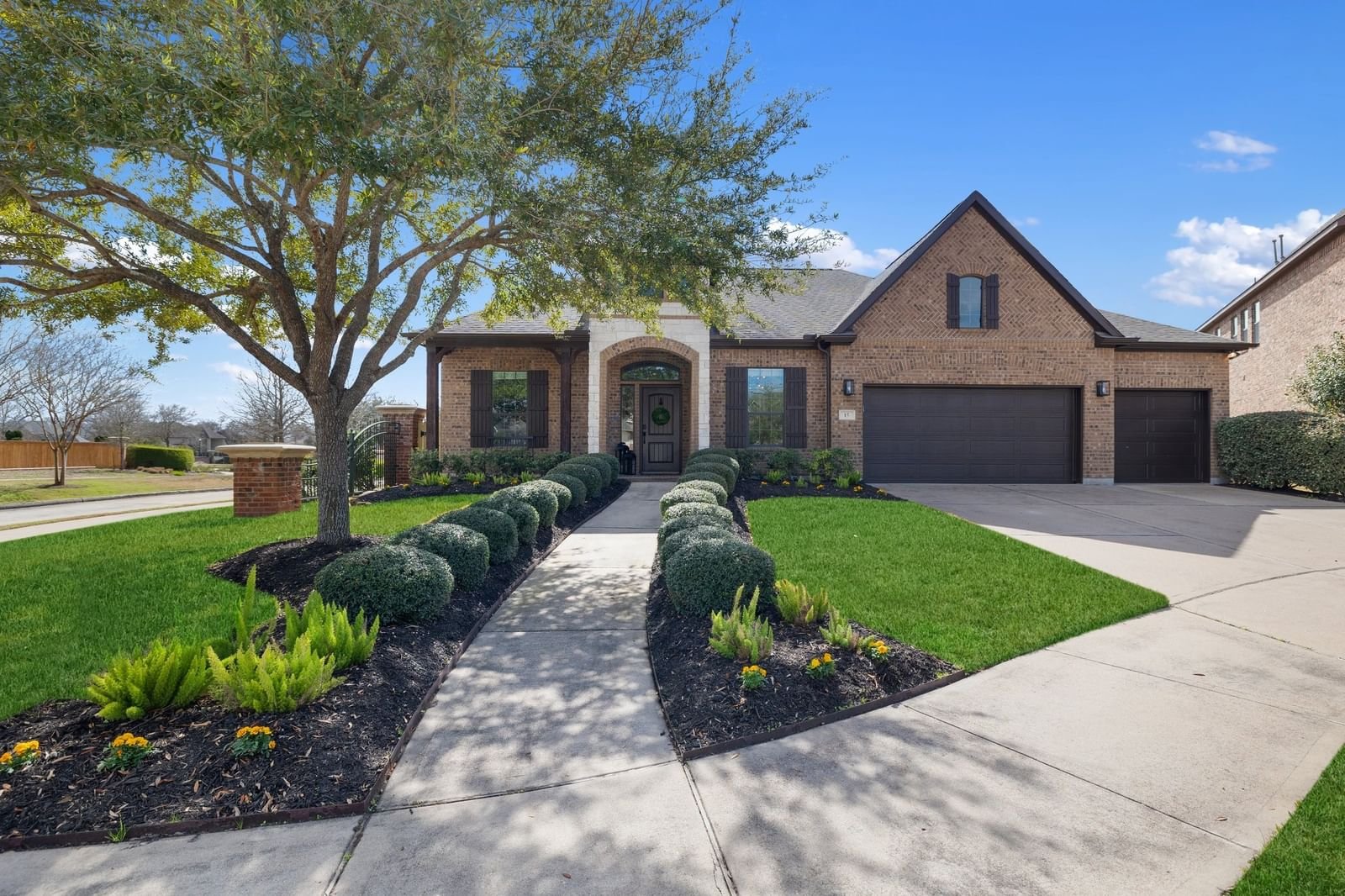 Real estate property located at 15 Cloud Brook, Fort Bend, Sienna Village Of Bees Creek Sec 9, Missouri City, TX, US