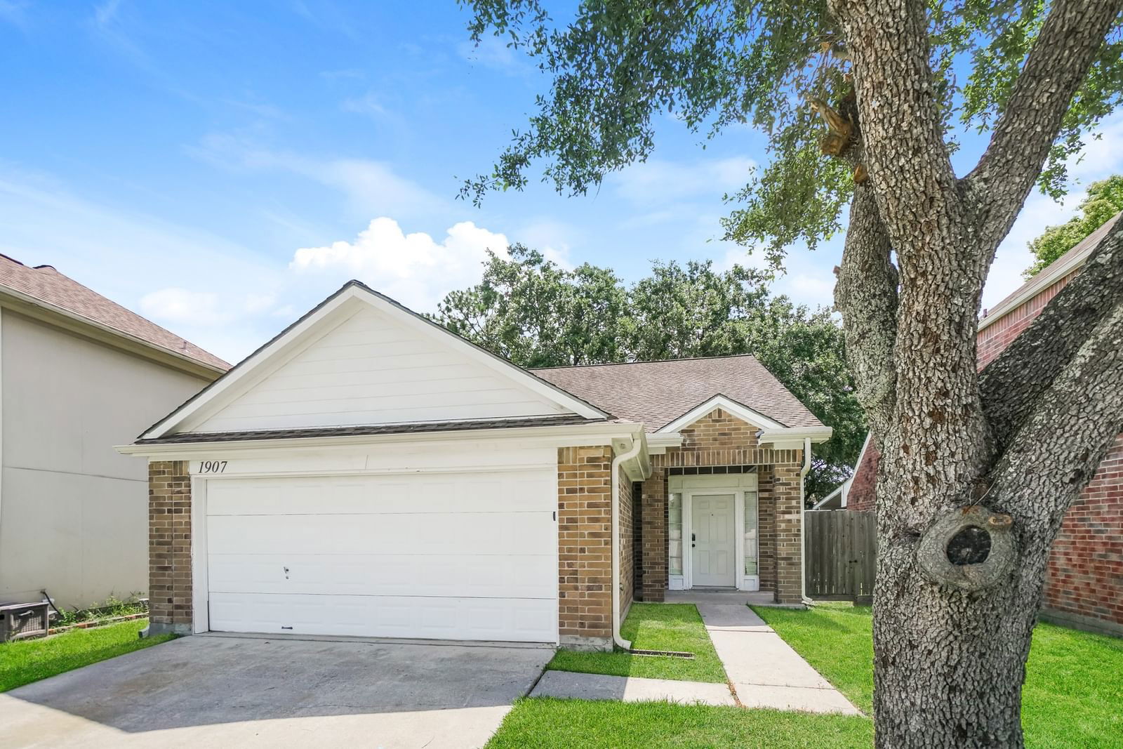 Real estate property located at 1907 Alabama, Harris, Blue Grass Estates Sec 02, Pasadena, TX, US