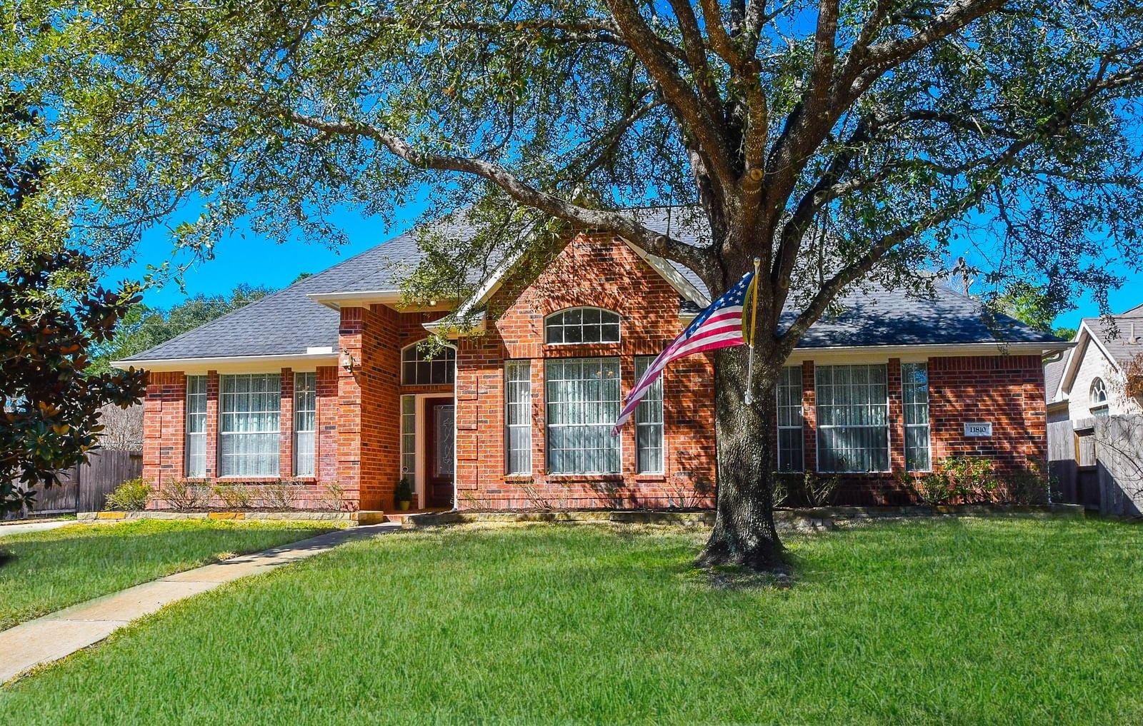 Real estate property located at 11810 Regency Forest, Harris, Regency Forest, Cypress, TX, US