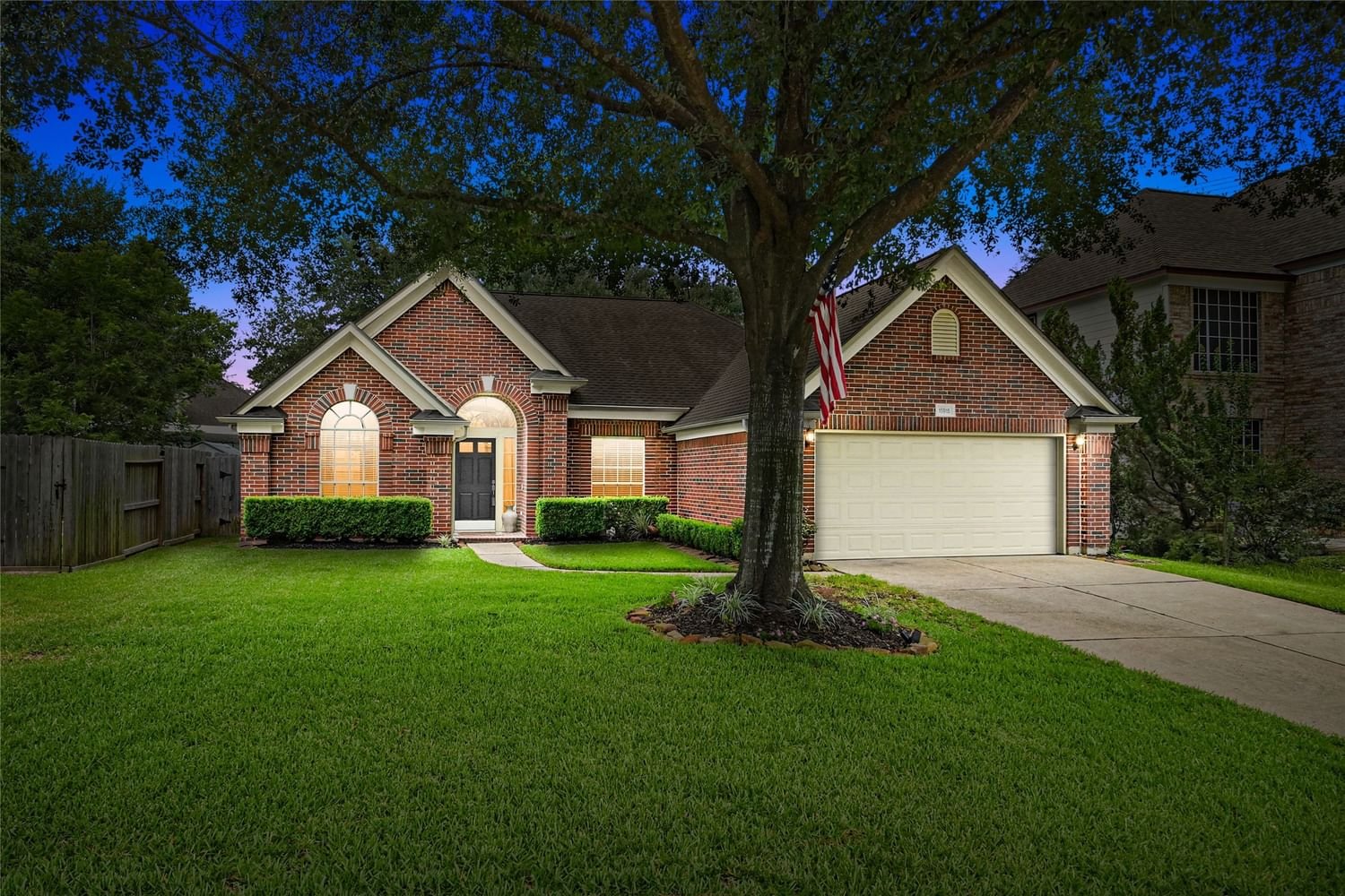 Real estate property located at 15915 Timber Grove, Harris, Tomball, TX, US