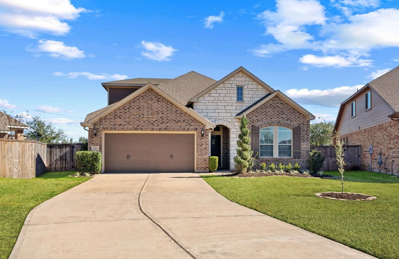 Real estate property located at 104 Castlegate, Harris, The Enclave at Castlebridge Pt R, Houston, TX, US