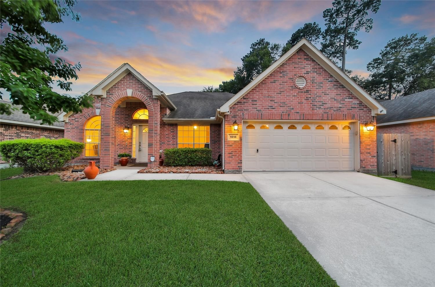 Real estate property located at 1518 Stoney Park, Harris, Kingwood Place Village, Houston, TX, US