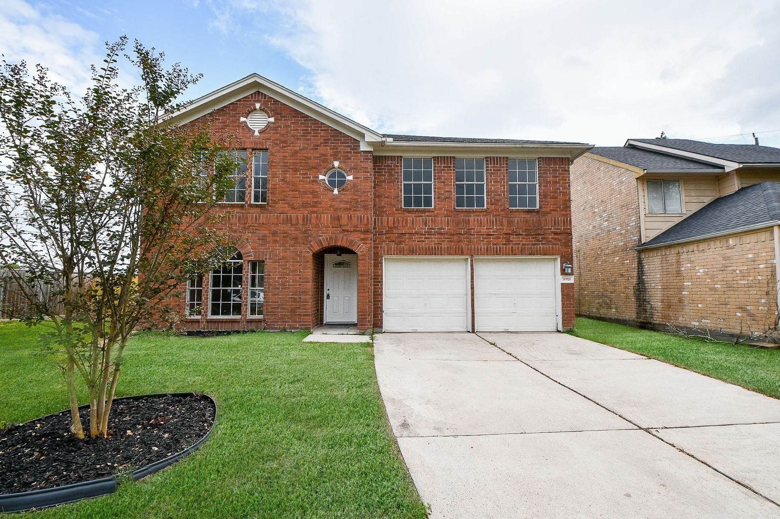 Real estate property located at 8918 Scenic Green, Harris, Inwood Forest Village, Houston, TX, US