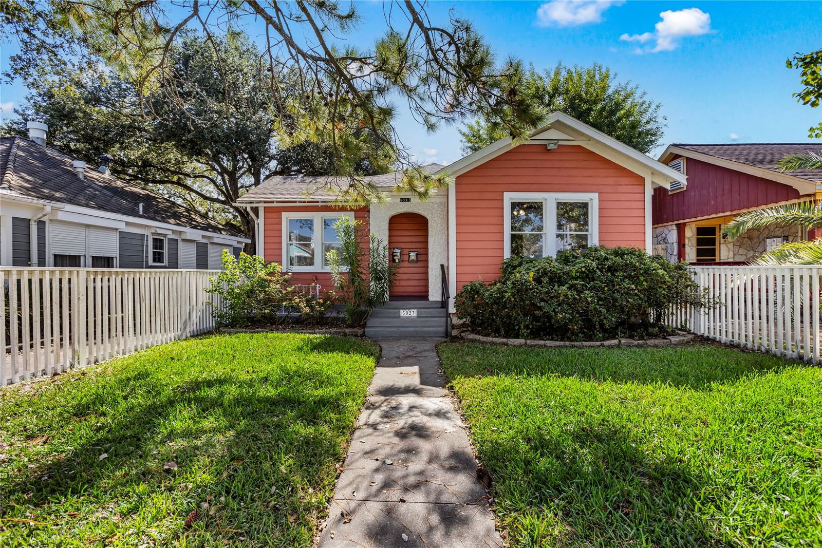 Real estate property located at 5023 Avenue N 1/2, Galveston, ABST 628 M B MENARD SUR, Galveston, TX, US