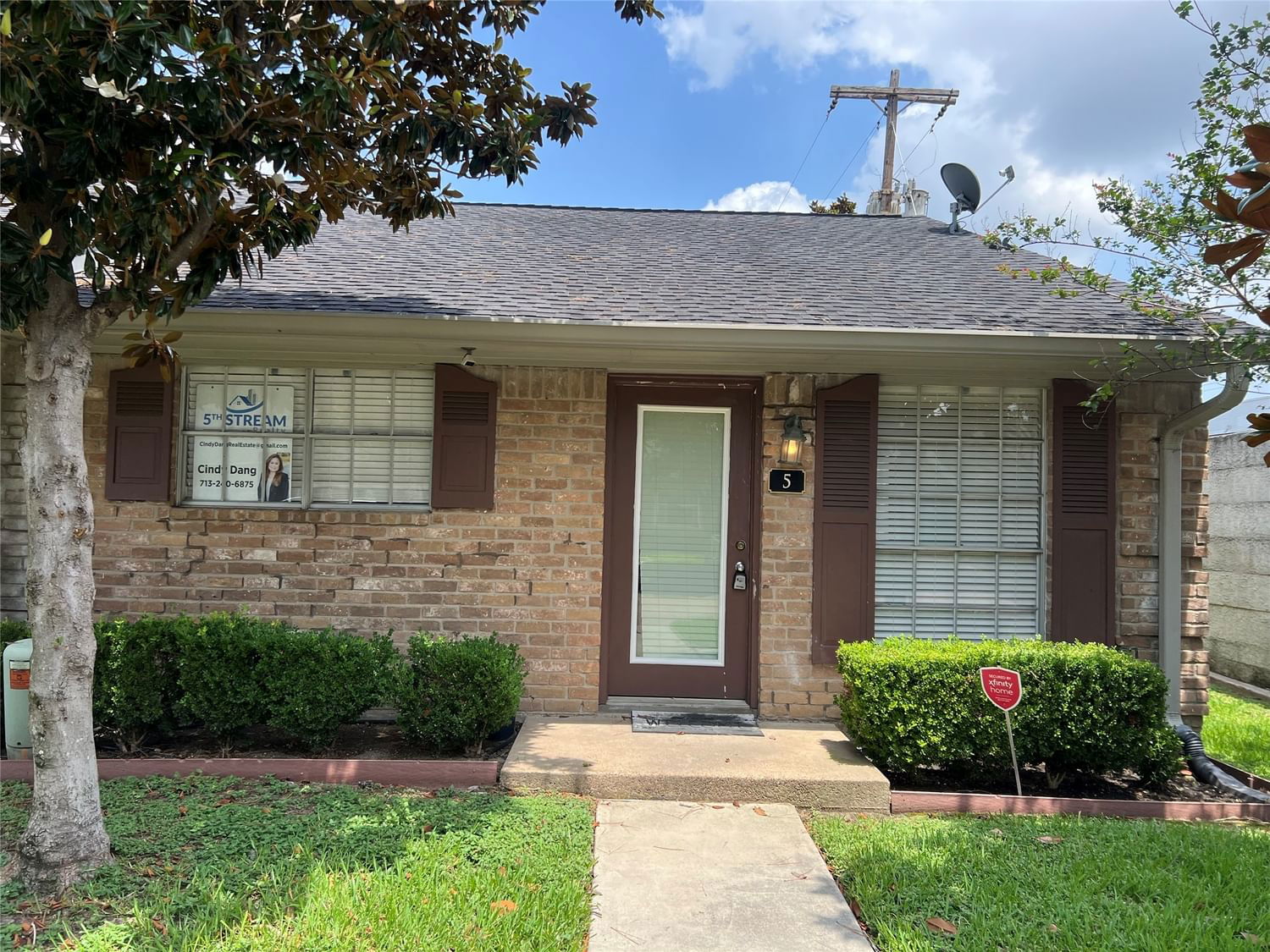 Real estate property located at 5 Tri Oaks #5, Harris, Wilcrest Walk T/H Sec 01, Houston, TX, US
