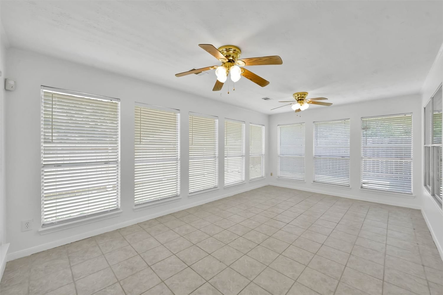 Real estate property located at 9422 Crystal Cove, Harris, Charterwood Sec 02, Houston, TX, US