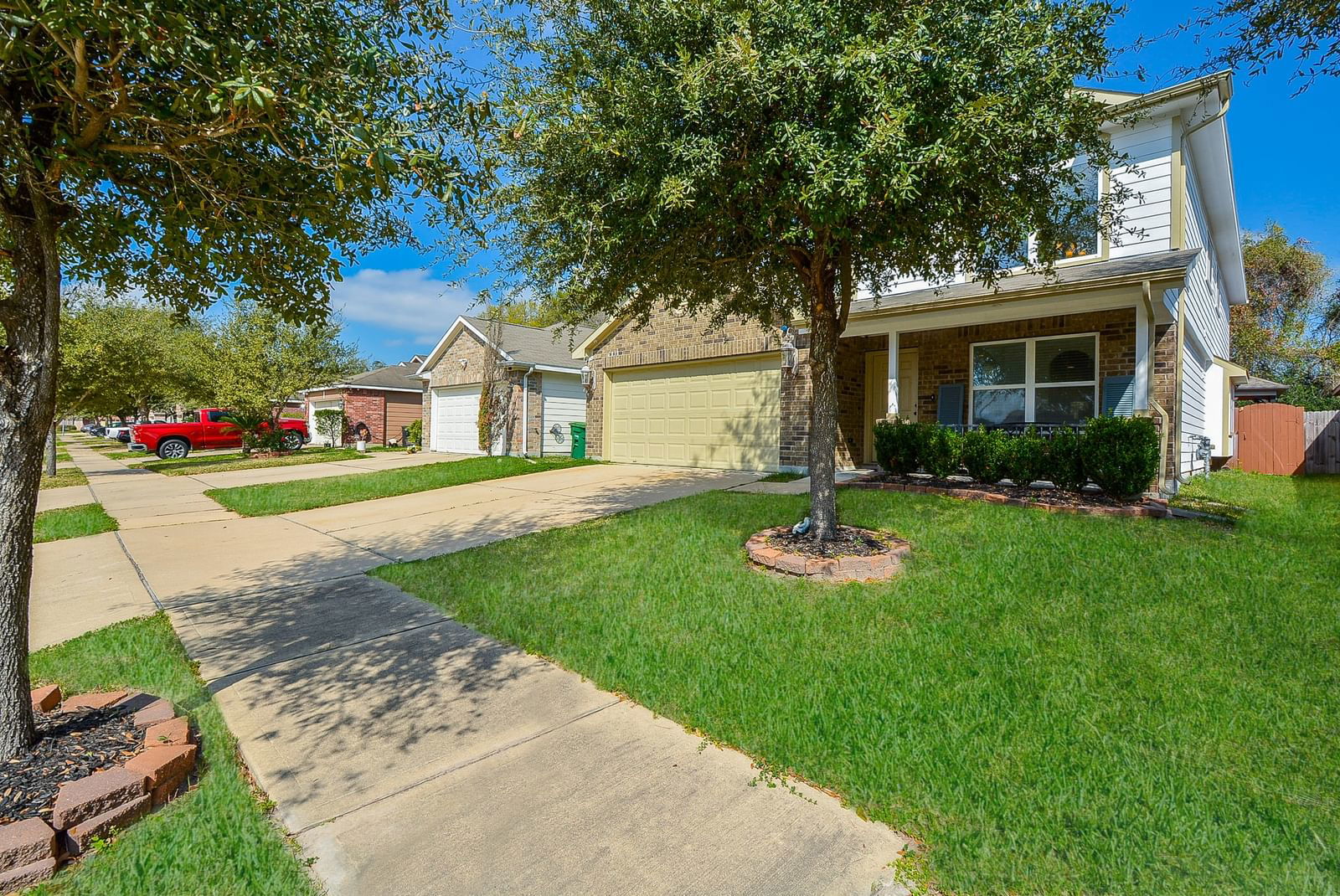 Real estate property located at 6838 Hampden Point, Harris, Rosslyn Lndg Sec 01, Houston, TX, US