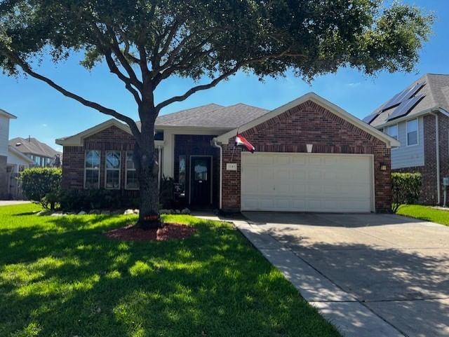 Real estate property located at 2243 WAXWING, Galveston, Brittany Lakes Sec 13 2006, League City, TX, US