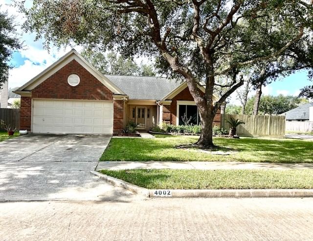 Real estate property located at 4002 Fernwood, Brazoria, Westwood Village Sec 1 5, Pearland, TX, US