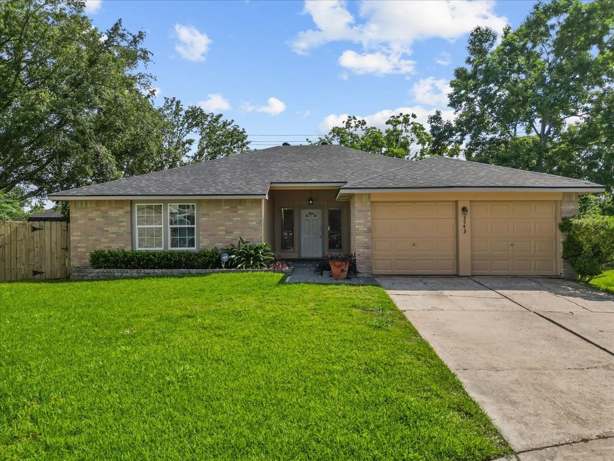 Real estate property located at 2543 Colonial Ridge, Harris, Heritage Park Sec 06, Friendswood, TX, US