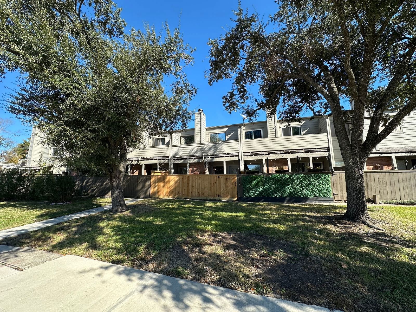 Real estate property located at 1609 Kirkwood, Harris, Walkers Mark Th, Houston, TX, US