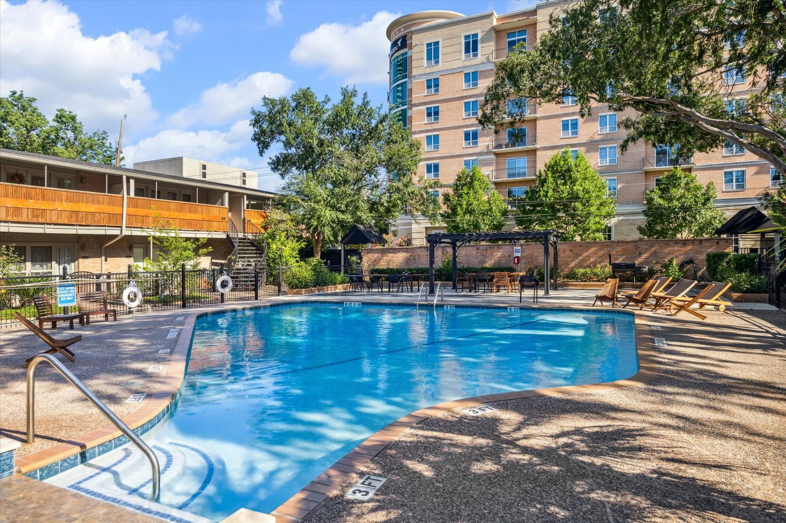 Real estate property located at 3928 Alabama #13, Harris, Foresters Pond Condos, Houston, TX, US