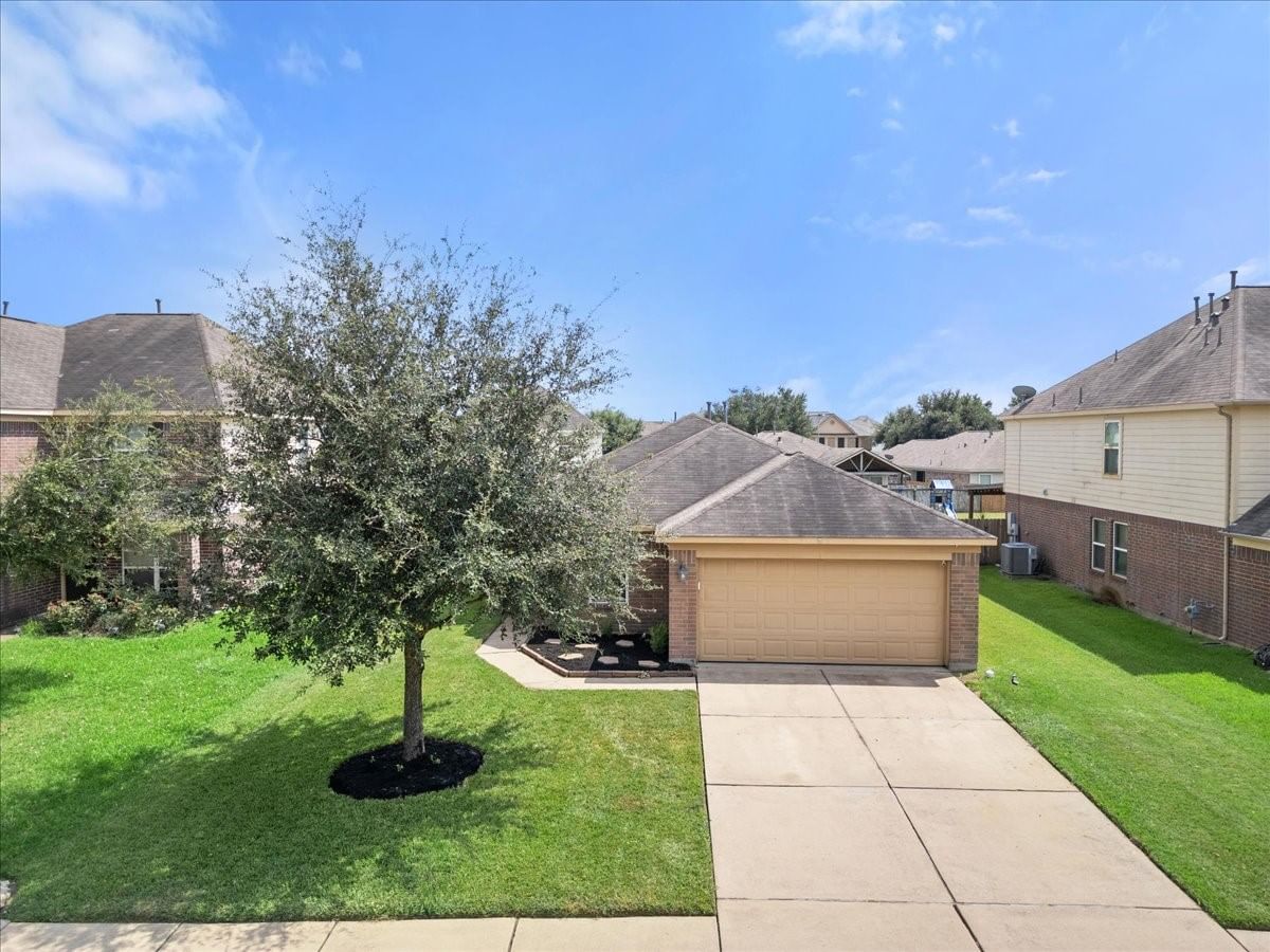 Real estate property located at 2107 Bishop Hollow, Fort Bend, Fairpark Village Sec 4, Rosenberg, TX, US